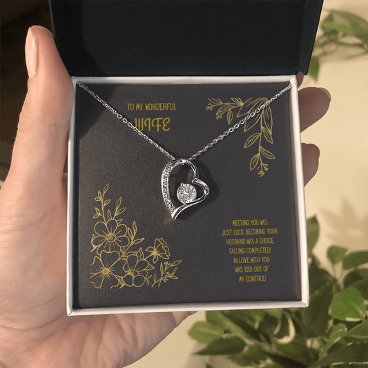 To My Wonderful Wife Black/Gold Heart Pendent